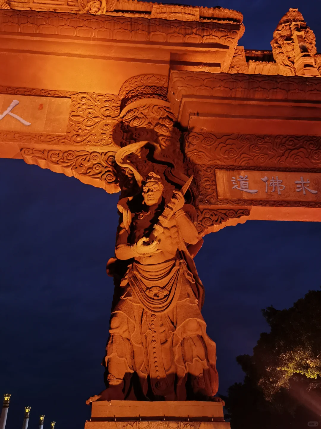 昨天去了乐山大佛