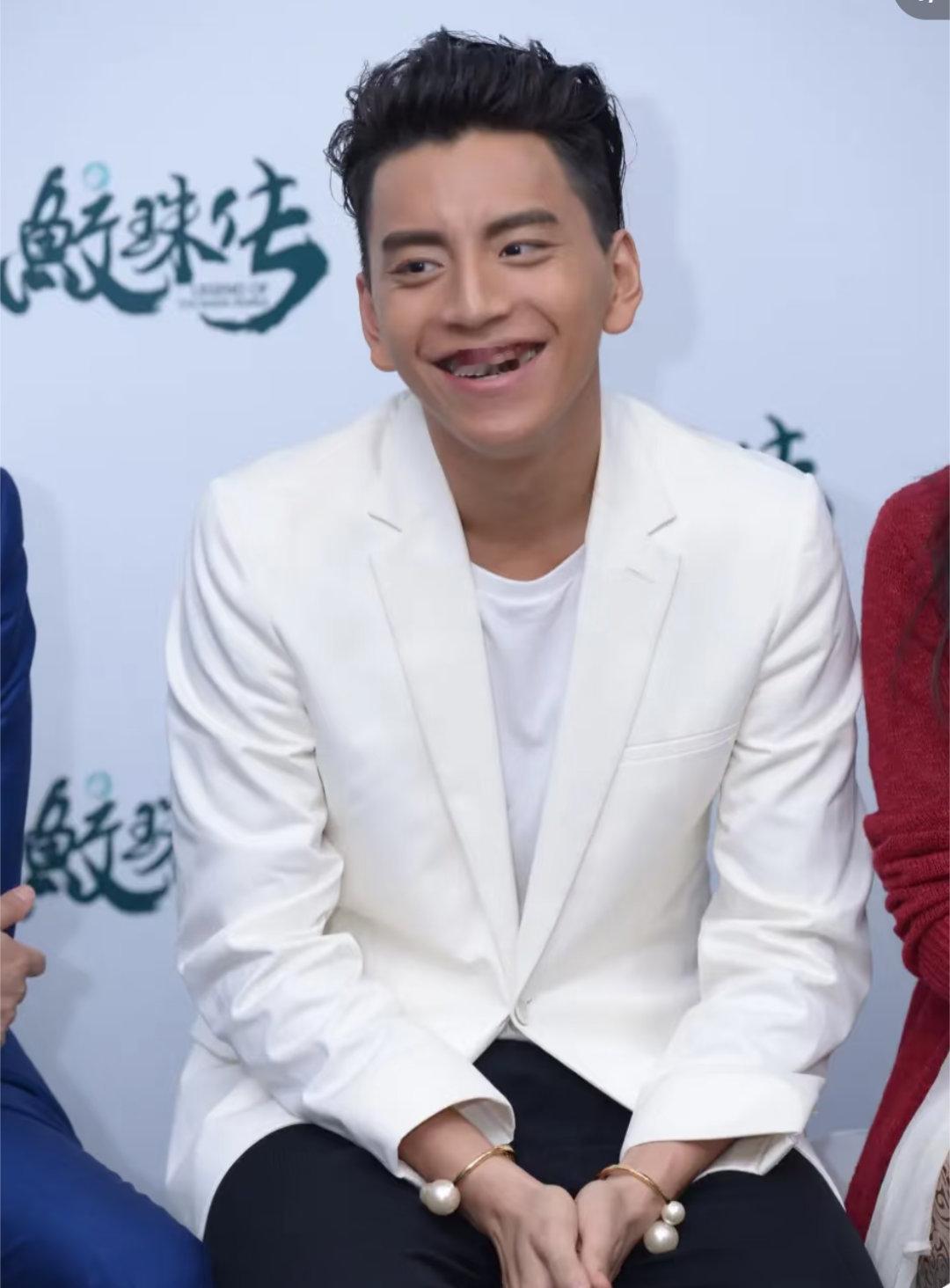 这事儿还没结束呢！！！他可真够倒霉的