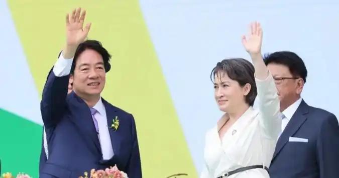 赖清德在台中拜庙期间，借台海局势大肆造势，宣称 “大陆拳头虽大，台湾身后有人”，