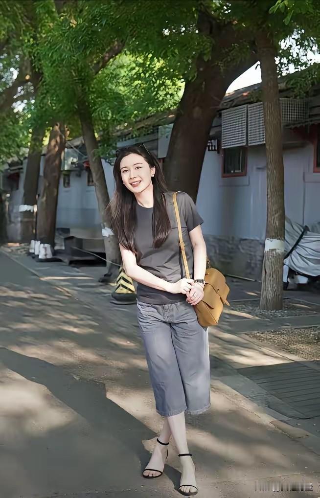 哪有那么多完美身材，哪有细枝结硕果，背后全是科技与狠活，只有我这样的最真实，最接