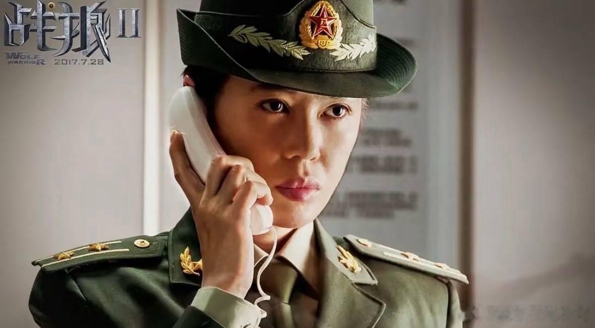 余男演完军嫂演警嫂导演选角眼光真的绝佳，只有余男可以把军嫂的家国情怀，警嫂的家庭