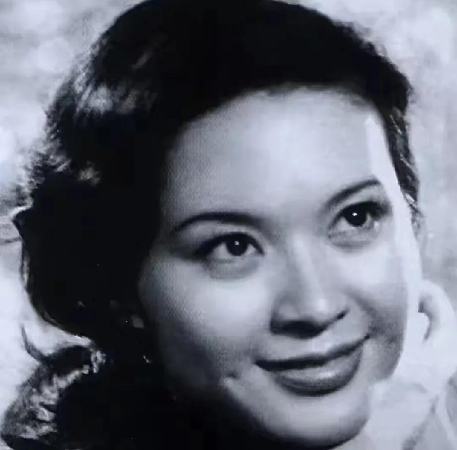 八九十年代娱乐圈女神方舒，人生如戏，跌宕起伏！她起点超高，童星出道还是学霸，拒绝