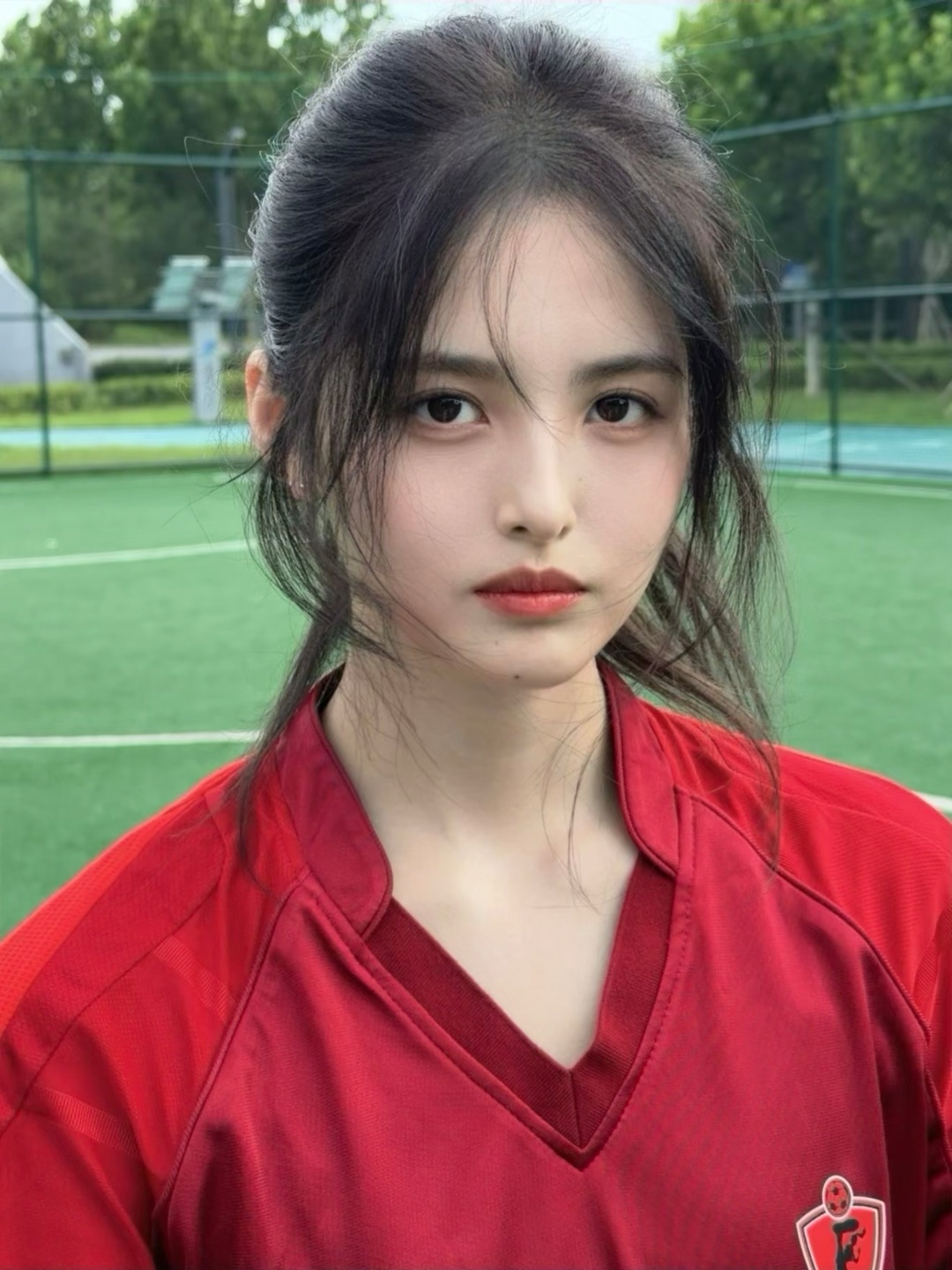 新一代星女郎雪野被说撞脸艾米，两个人长得确实有点像，不过感觉艾米更有辨识度一点功