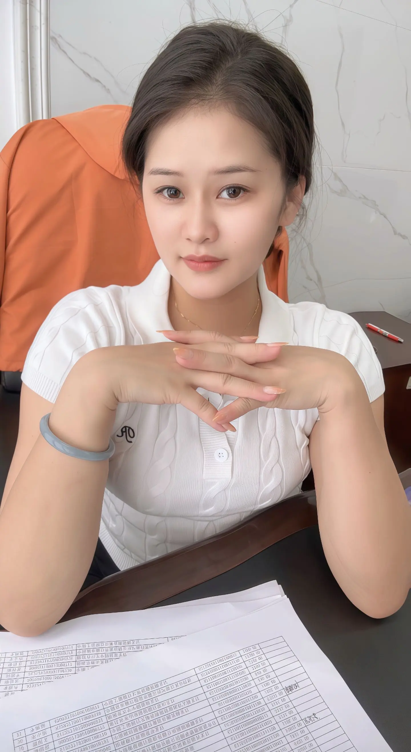 所有经历的苦扛起的压力都是擦伤，唯独扛不住委屈的眼泪