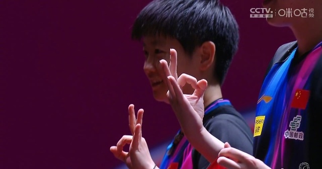 🏆捧杯时刻！！！！武汉女足夺得第一届亚冠女足冠军，获得130万美元冠军奖金，并