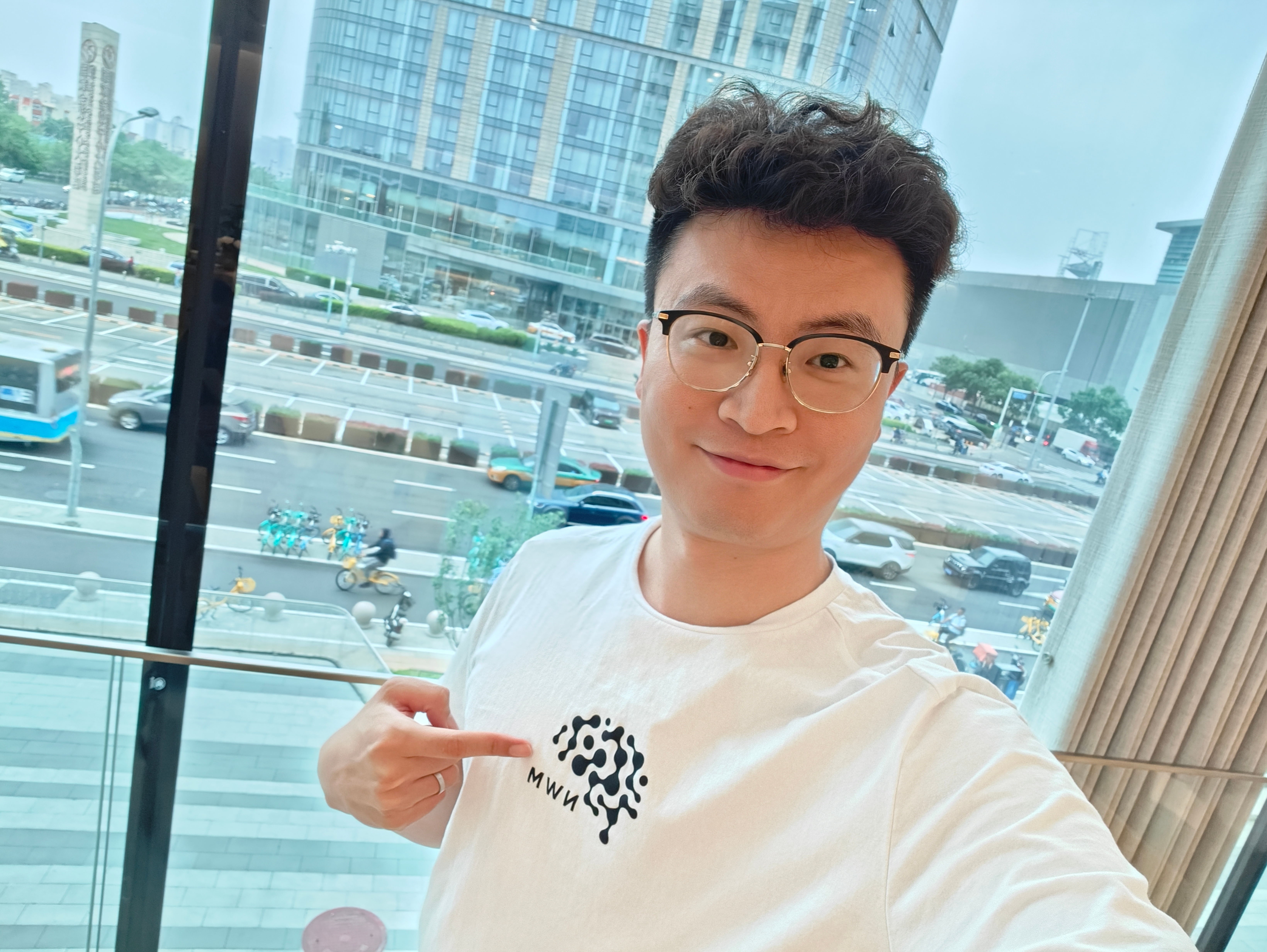 去听雷神单口 talk show 之前，再来看点儿有意思的东西、见见老战友们[哈