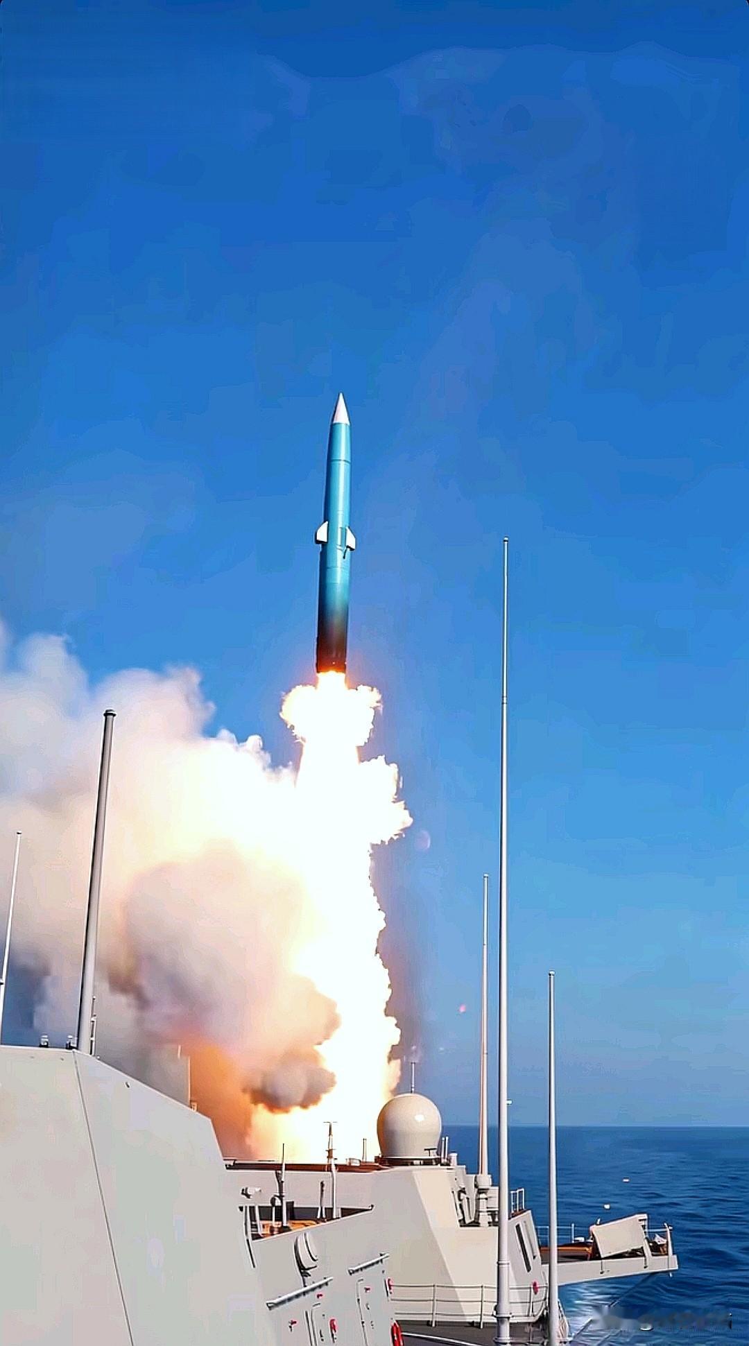 鹰击 - 20堪称海上作战的重锤，与055大驱可谓天作之合。当鹰击 - 20搭载