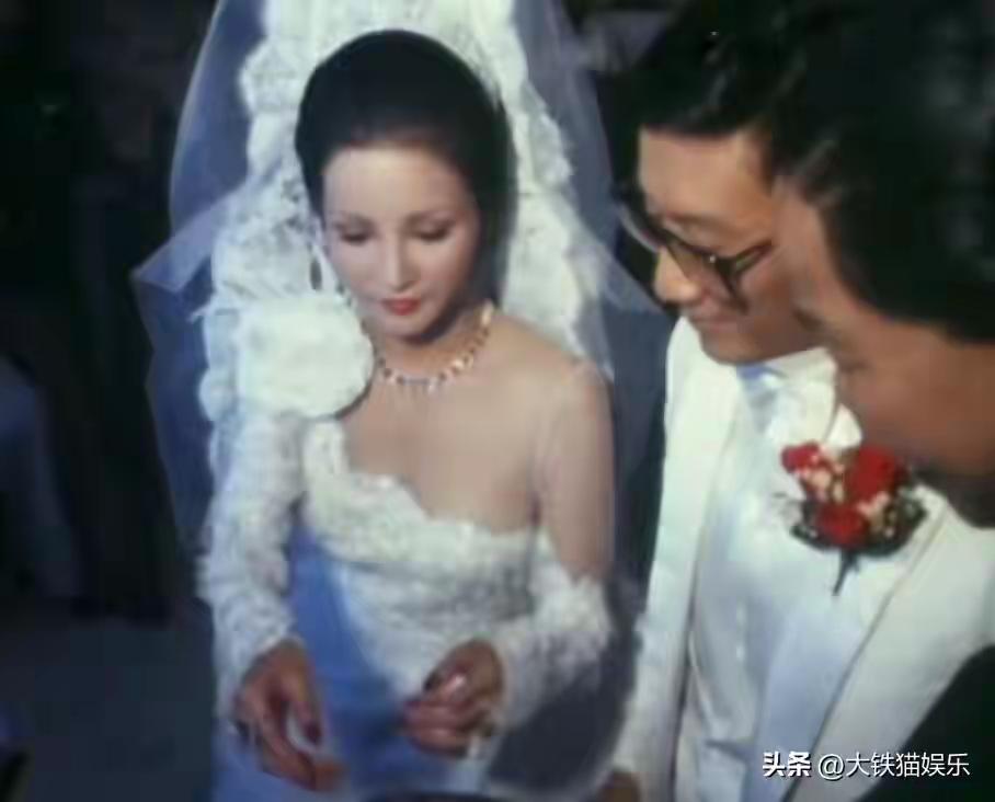 狄波拉是个弃婴，也曾是个不幸的人。后来她嫁给了谢贤，生了一儿一女，当年她应该是幸