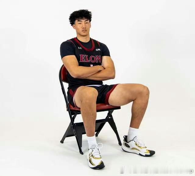 2026届华裔中锋朱勃翰(2007-208cm-C)入选加拿大高中全明星赛NCA