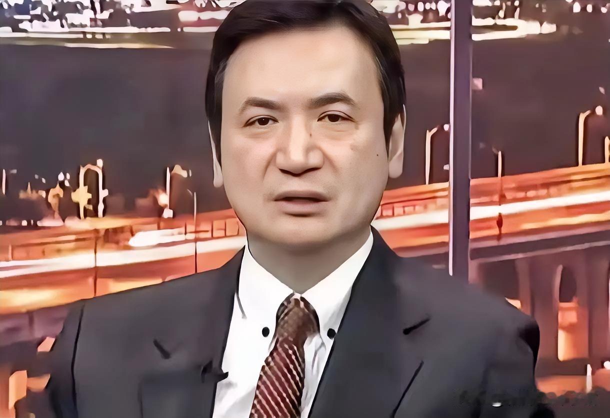 昨天傍晚，国民党党主席选举登记现场，来了个意想不到的人，前国安官员杨永明，静静站