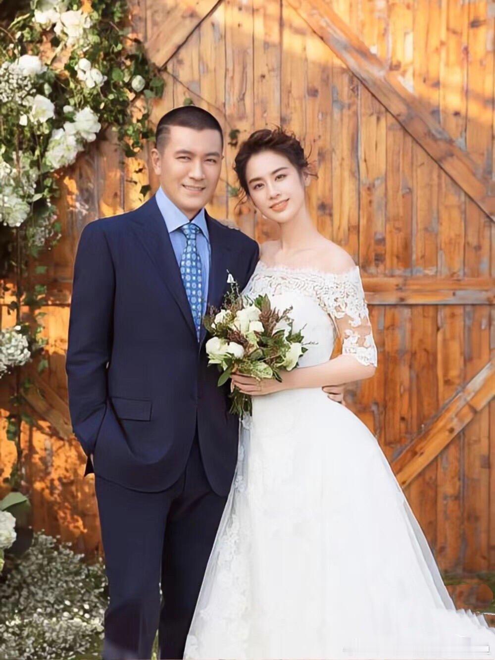 再见爱人[超话]  杨子黄圣依 没领证 其实没领证在财产上对她是好事。没领证黄圣