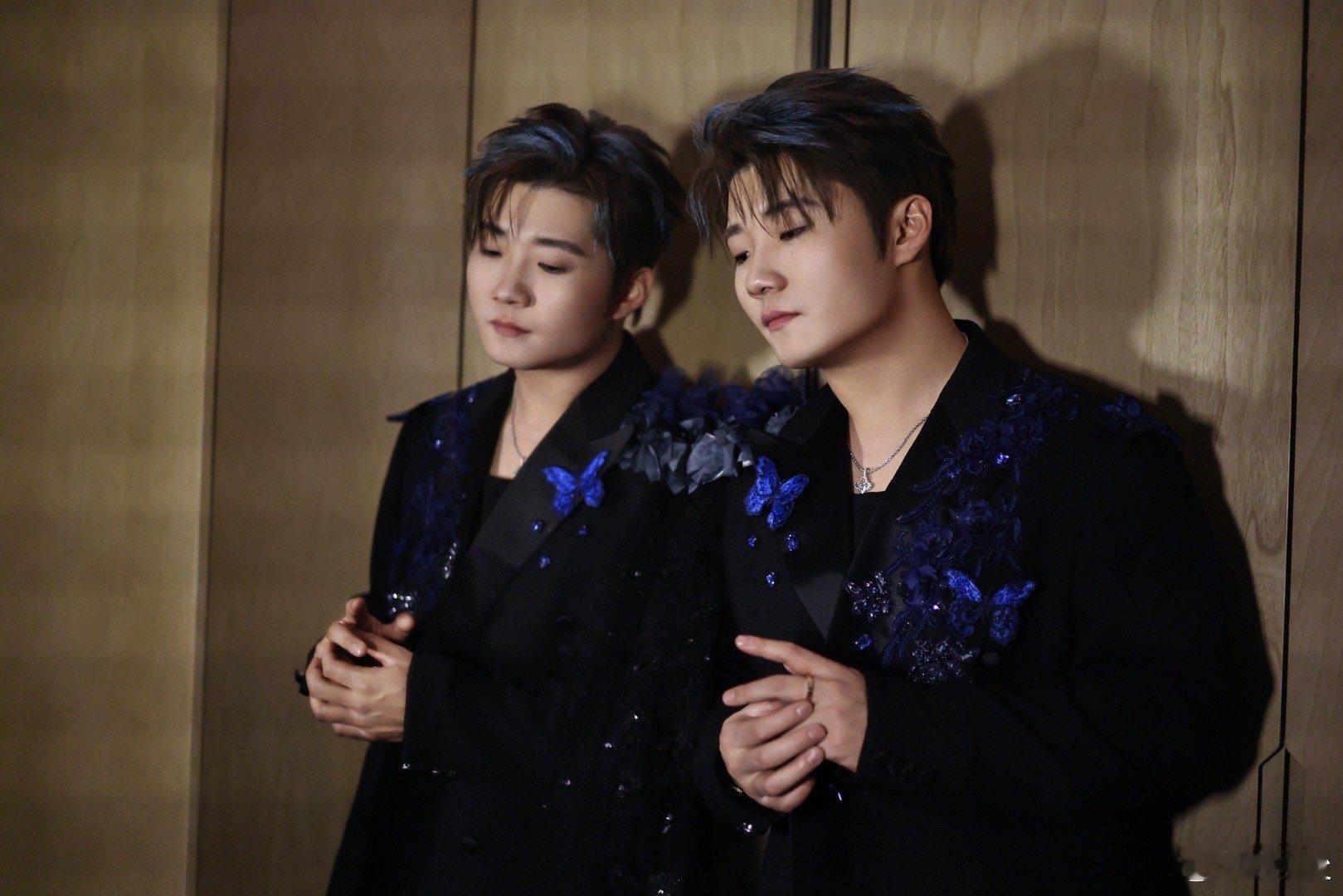 尚雯婕说白小白私下默默用功 谁懂啊，这种低调努力的人真的很加分！白小白不把努力挂