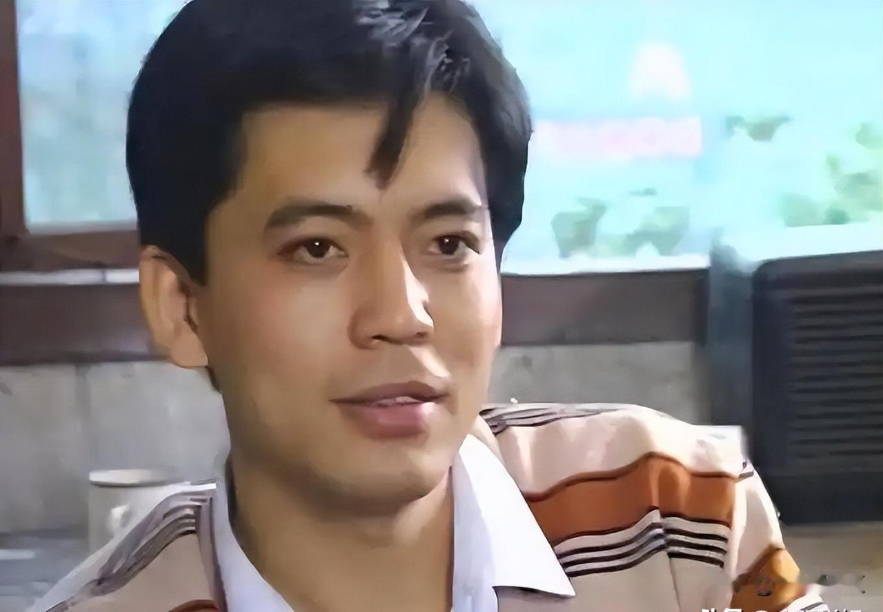 零绯闻三十四年，全网找不到一张私照，他到底怎么活的？
何政军，范雨，亮剑之后三十