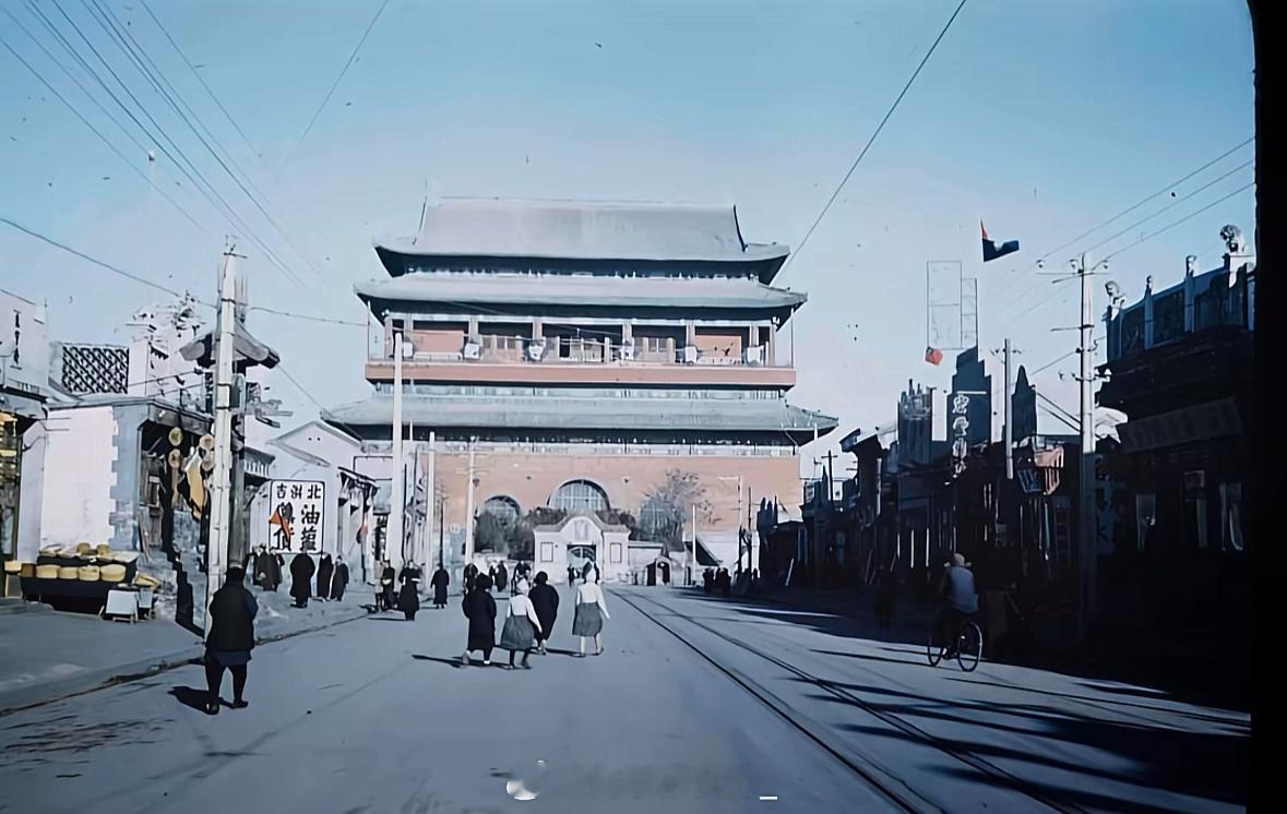 本组照片拍摄于1946年的北平（北京），由摄影师德米特里·凯瑟尔（Dmitri 