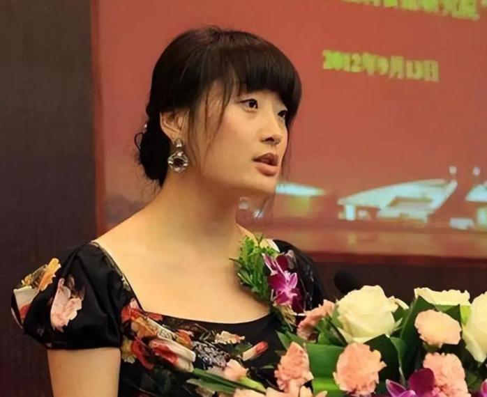 宗馥莉永不言败！


香港法院的冻结令只是暂停一下
不是最终的判决

八月底前，
