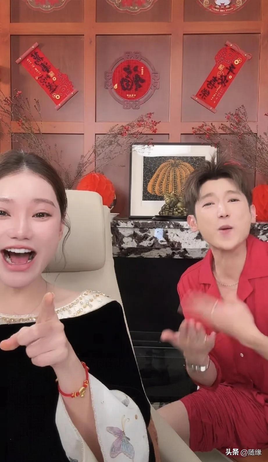 太搞笑了！
马筱梅说，乐乐除了节日会发一些祝福语之外，平时很少给她发消息。但乐乐