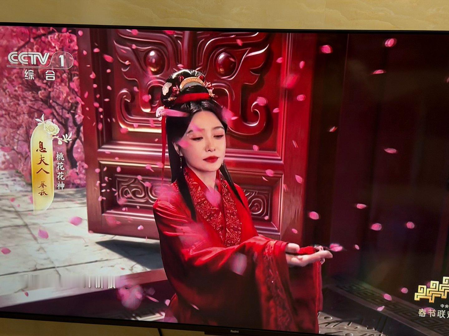 秦岚李沁王楚然美成啥了 秦小岚，你怎么可以这么美😍 