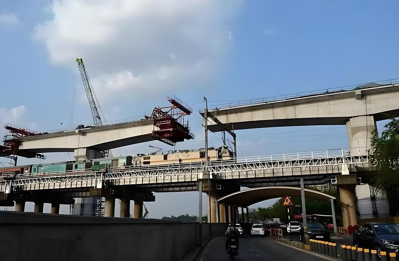 日本前法务大臣牧原秀树最近在社交媒体上直接掀了桌子，冲着印度就是一顿痛骂，话里话