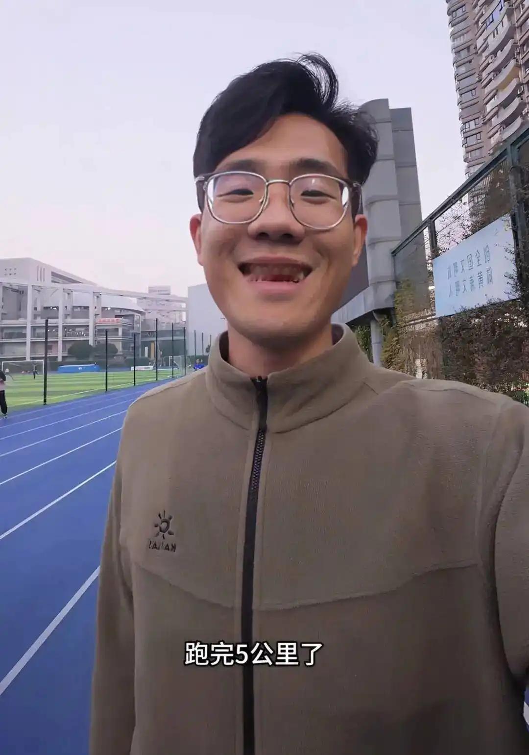 “小伙儿上门教成年人骑自行车”火了！两节课包会，累计已收入27万元
当上海体育大