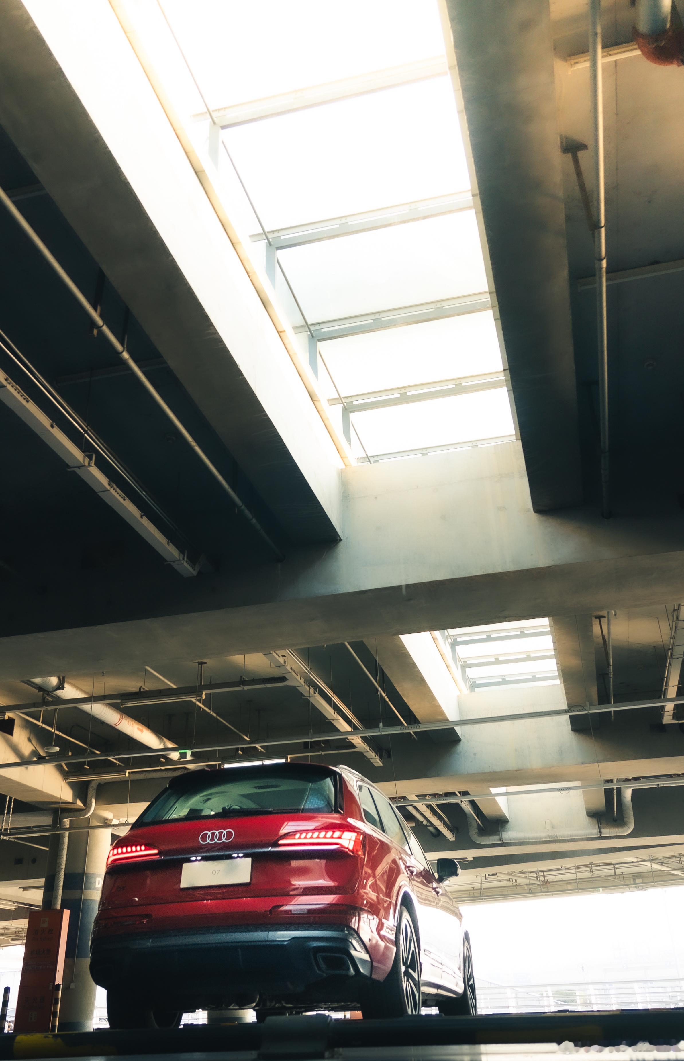 时至今日，你还会买奥迪Q7吗？我与汽车的日常奥迪