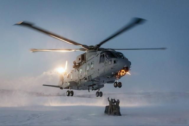 北约在挪威举行“维京”演习,英国军队准备在冬季与俄罗斯作战。演习计划包括淋浴,雪