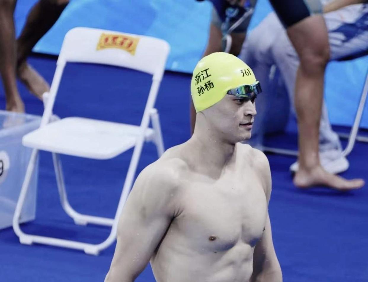 确实，这次全运会孙杨的表现和赛后言论让不少人又心疼又感慨呢。34岁的他在400米