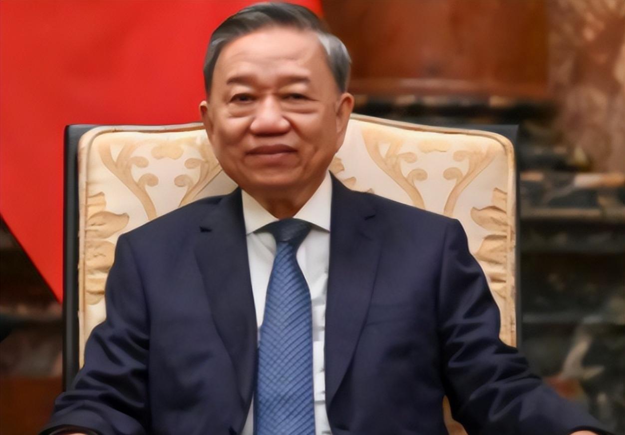 很多人还在夸越南精明，说它在中美之间左右逢源，谁都不得罪。但我今天要说一个可能让