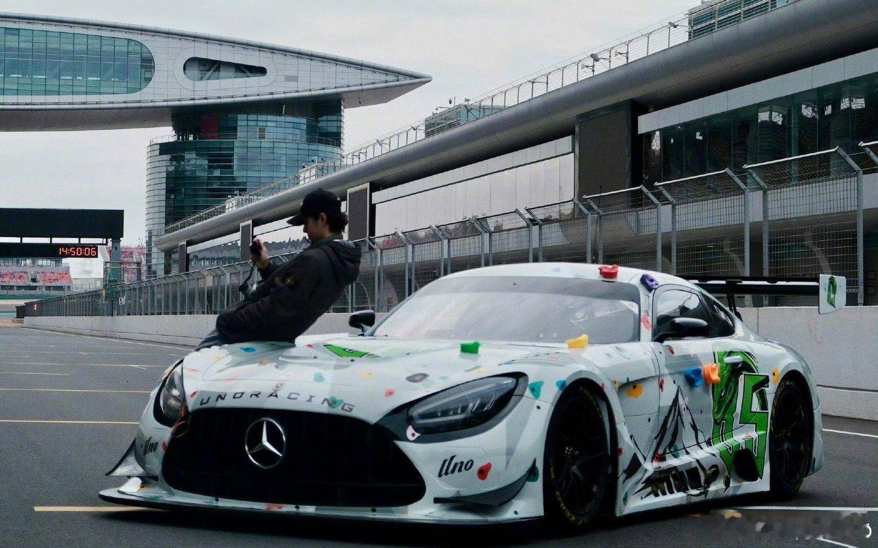 王一博赛车🏎️强得可怕，加油👏！｜王一博