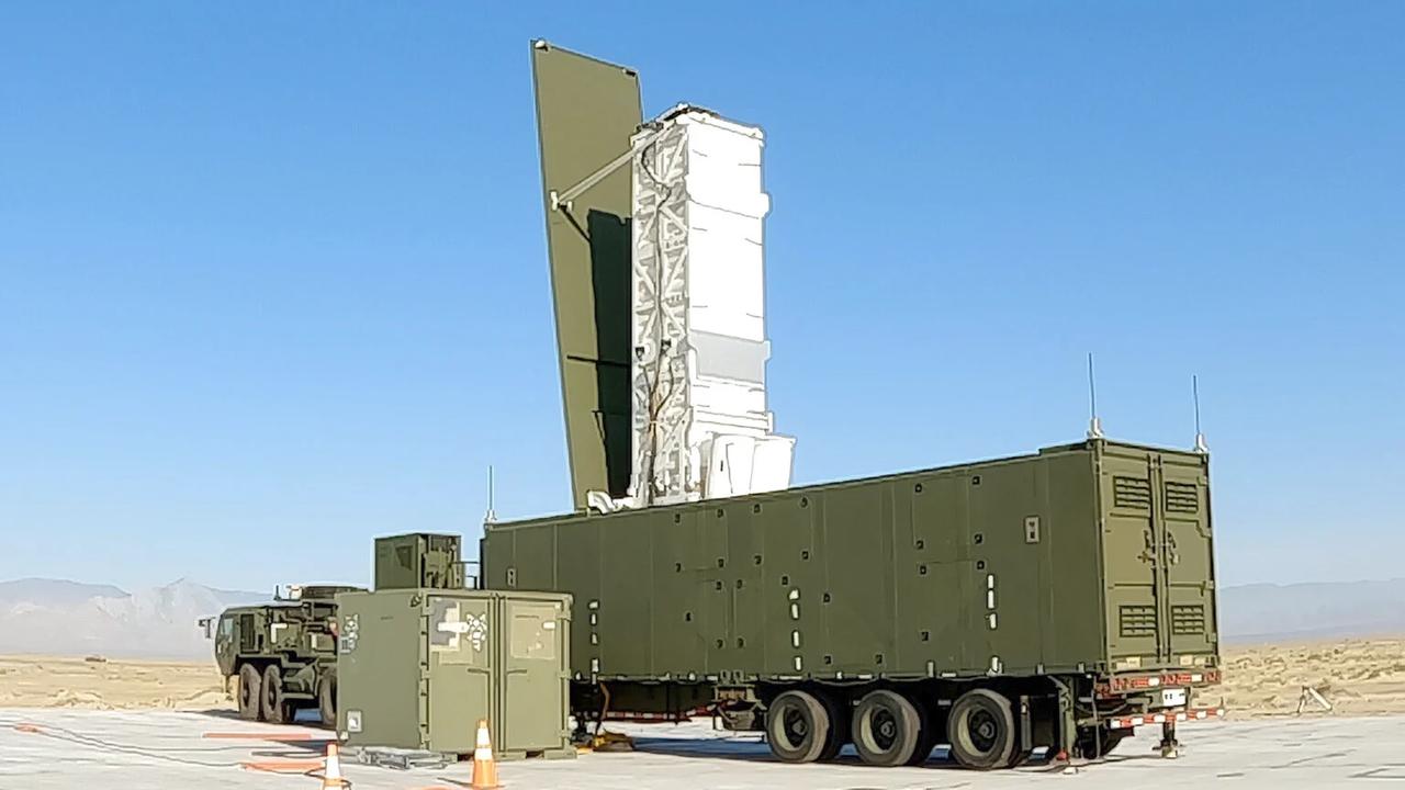 美军堤丰系统部署日本鹿屋基地，我国商业卫星直接拍下高清实图。

美军堤丰陆基中导