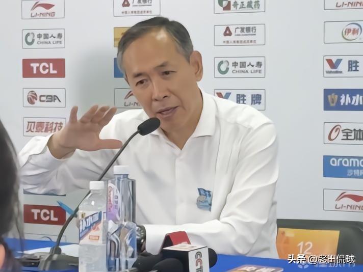 北京北汽这种单节输30的队就不配进总决赛…北京北汽上半场带着16分的领先优势，把