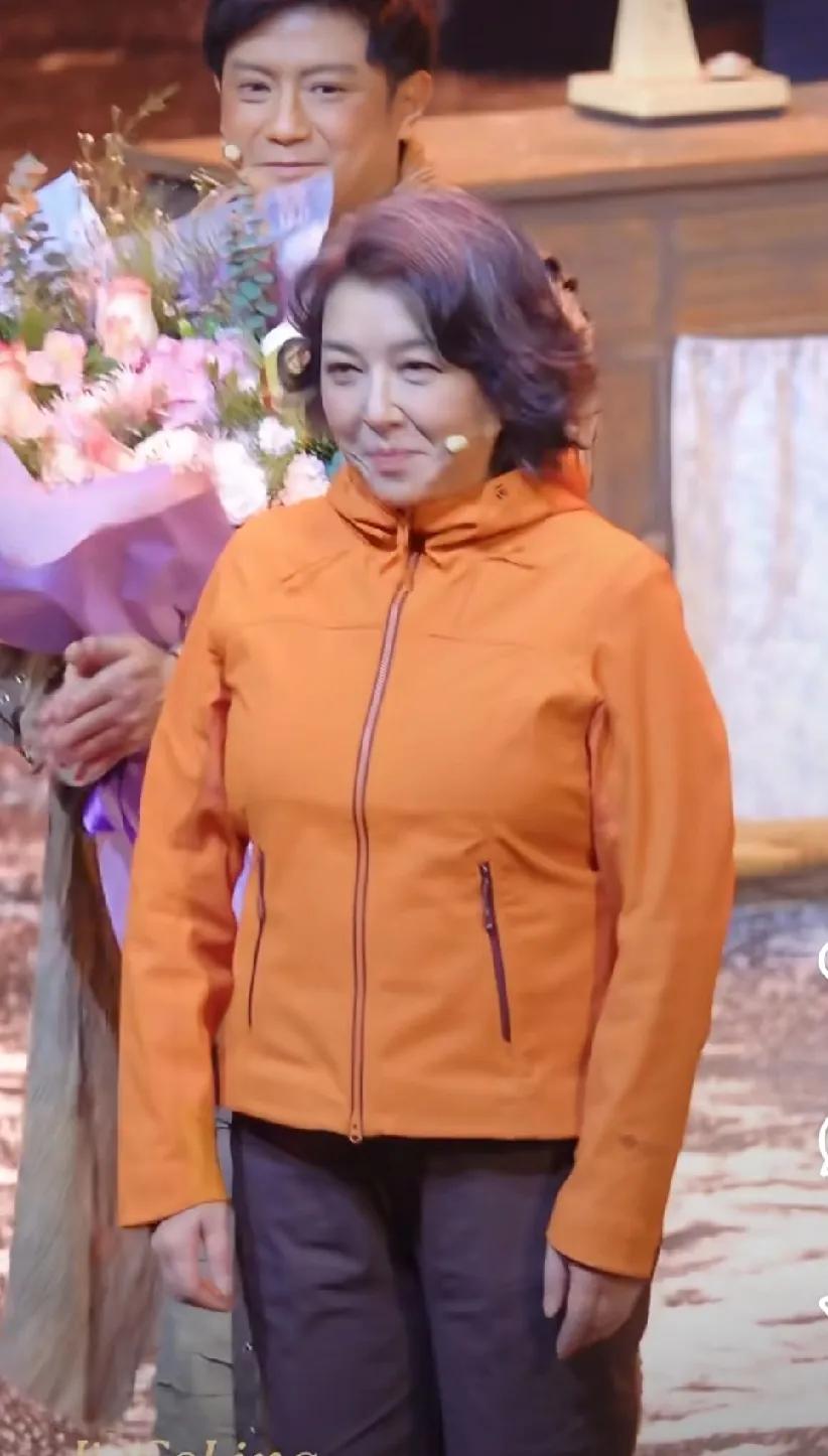 我滴个天呐！曾经不知让多少人痴迷的荧幕女神，怎么变成这个大妈样儿了，谁还认得出来