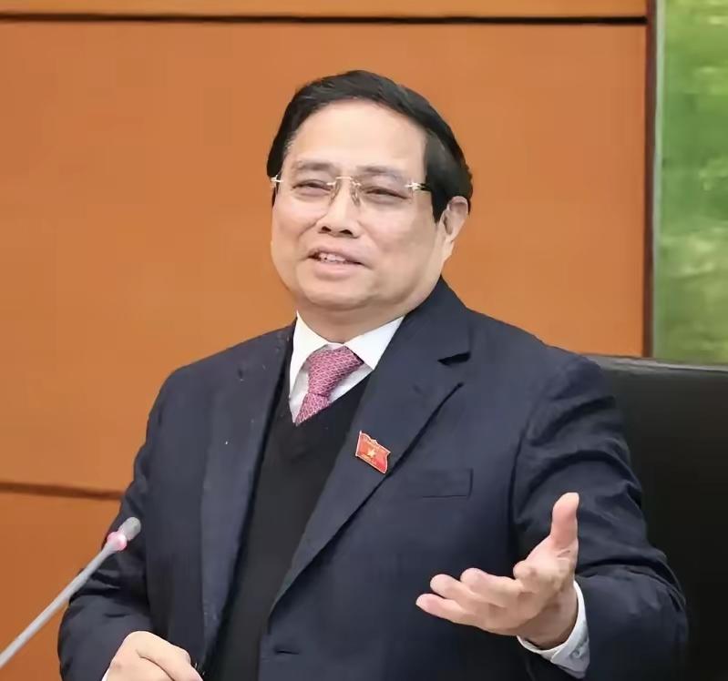 越南和中方举行会议后，马上宣布大投资了。

越南刚跟我们开完会，转头就宣布要投一