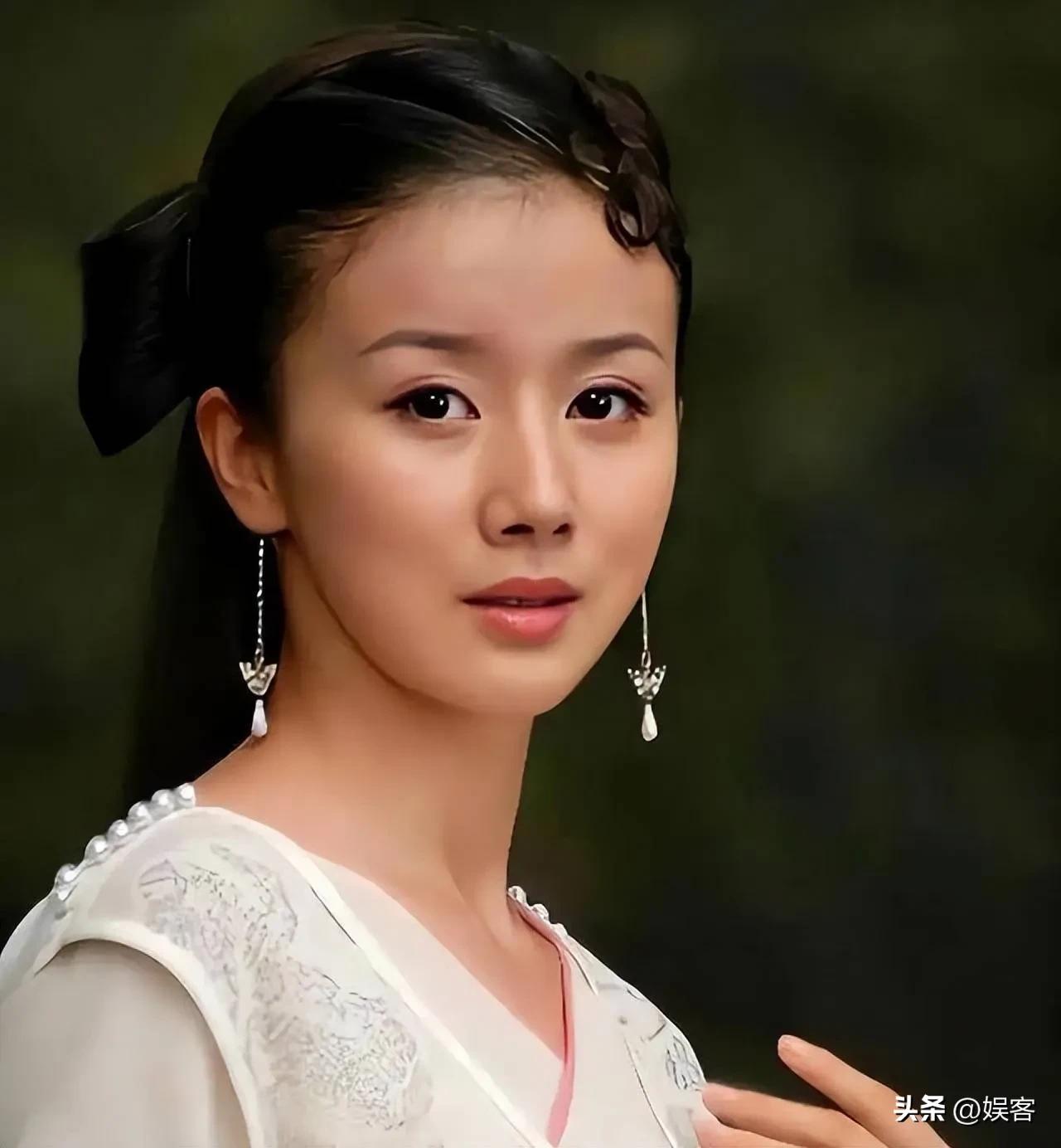 未婚先孕的后果！孙菲菲透露，离婚是诉讼离婚，前夫曾怀疑孩子不是他的，离婚后又想要
