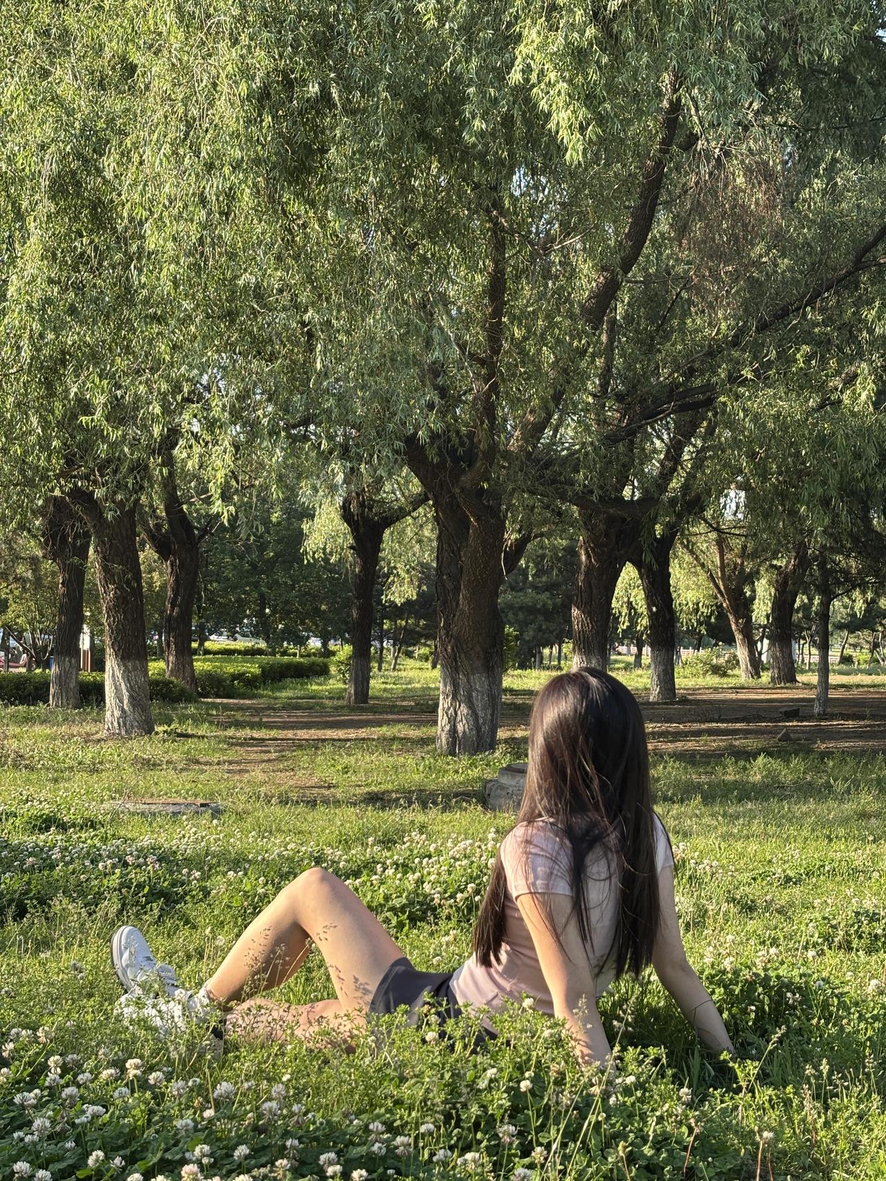 时间
不会说谎
看清了人心
验证了真伪

谁是真朋友，谁是假交情
你风光时围着你