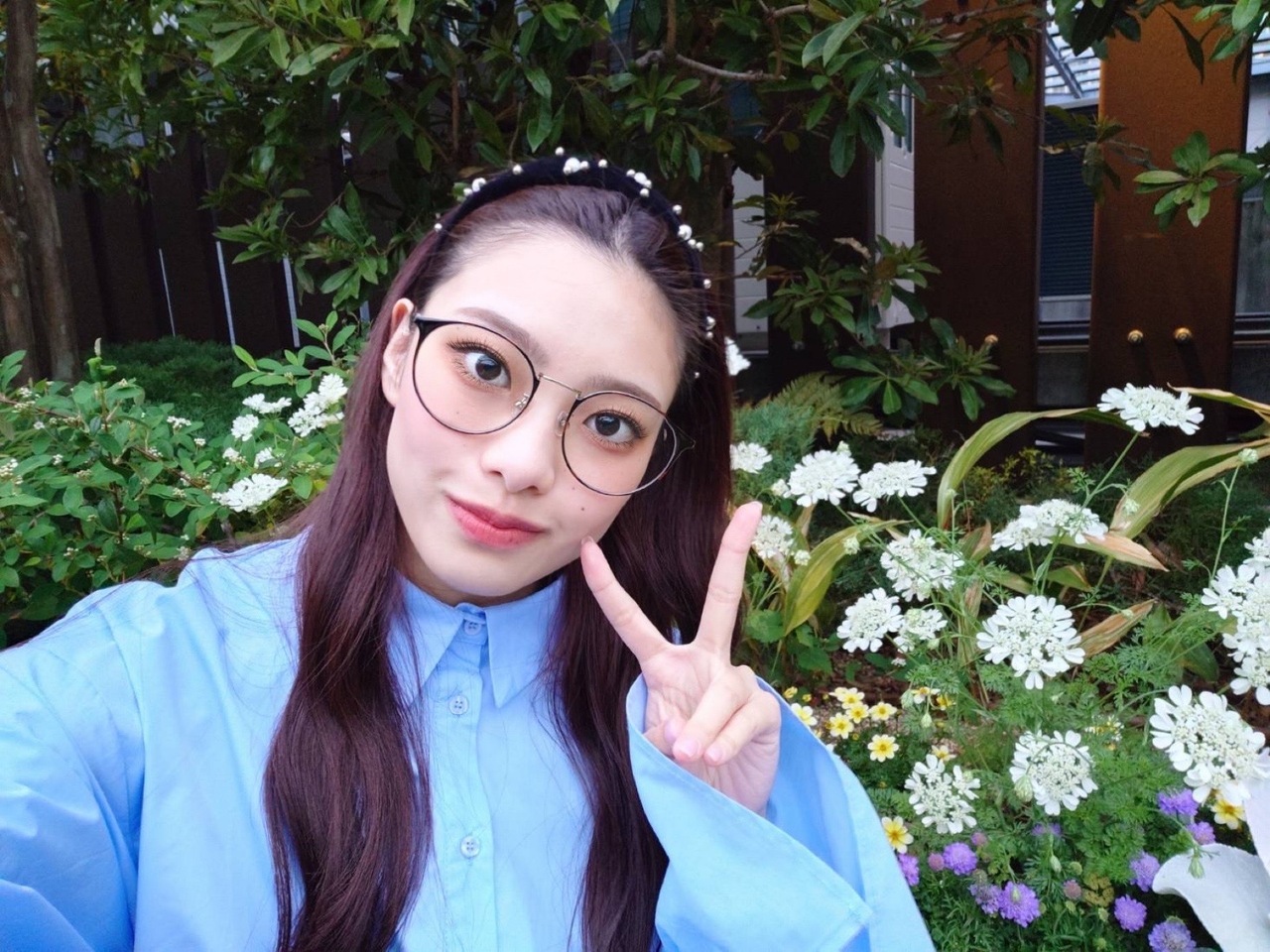 ひかりん🦋「今日のタイトルは、1st Singleに収録されている「半信半疑」