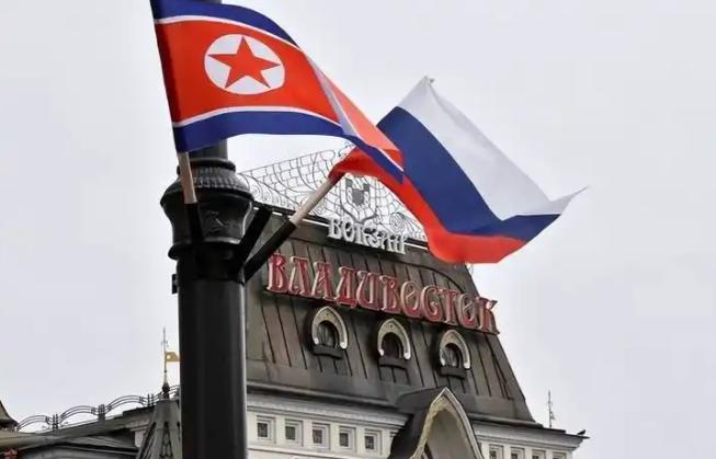 看看朝鲜的下场，就明白为什么我们不对俄罗斯提供军事援助了。在俄乌冲突中，一向与美