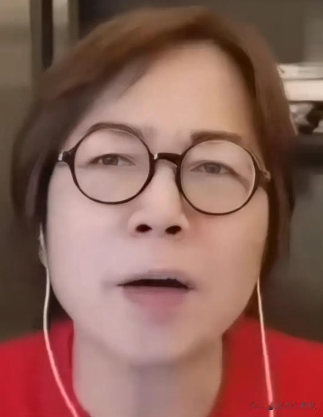 黄智贤力挺赵少康：专访沈伯洋并无过错，赵少康很无辜。针对赵少康专访沈伯洋引发蓝营