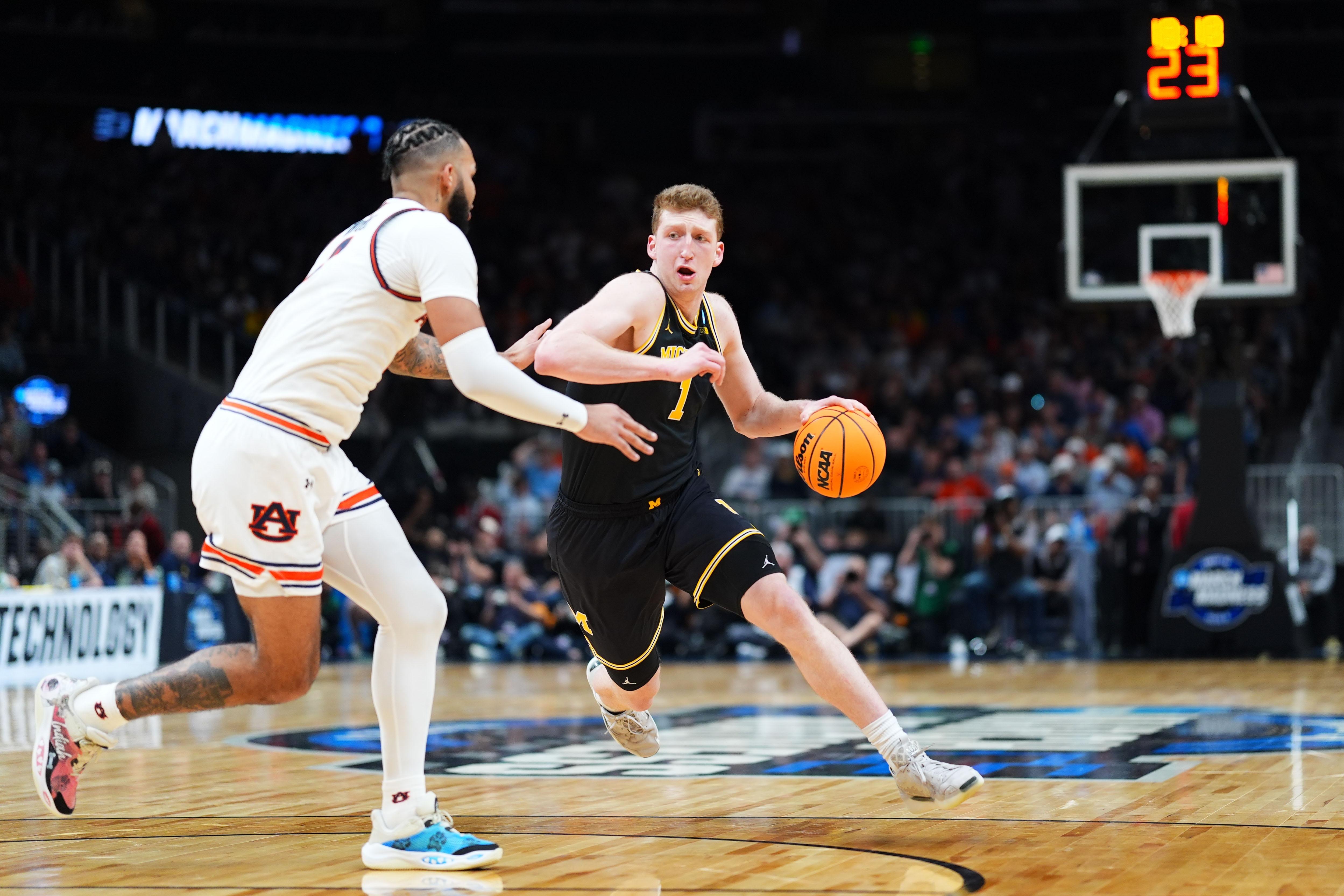 BR 模拟2025nba选秀22顺位为老鹰选择了 Danny WolfNBA模版