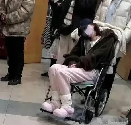 赵露思消失了9天，结果是在医院抢救？
她个人账号都清空了，听说是因为最近几部作品