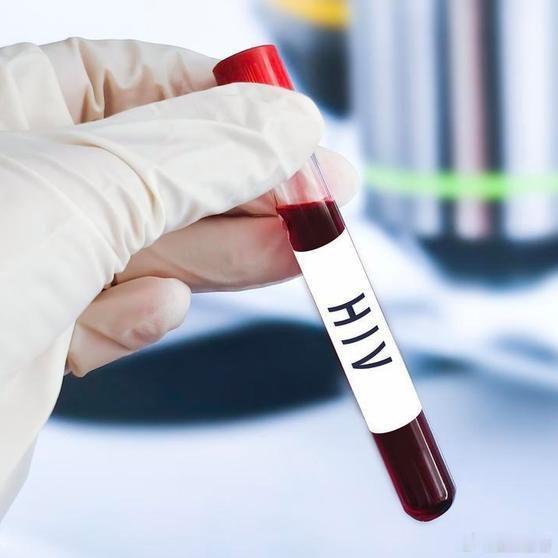 艾滋病毒潜伏期很长，有些人感染后几年都没症状，却早已具备传播能力。你以为“对方看