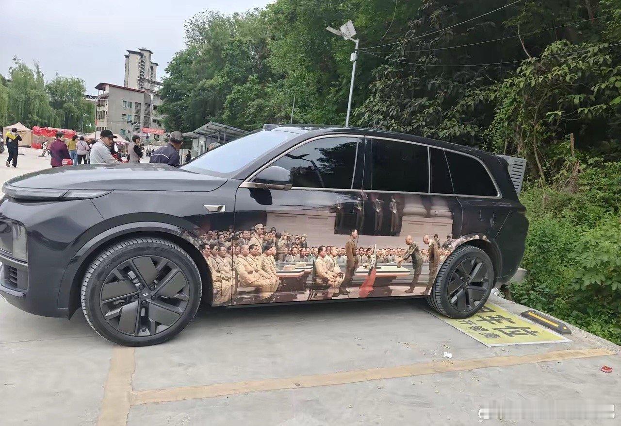 第一次看到这样的改色膜。每个过路的都会看一眼！ 