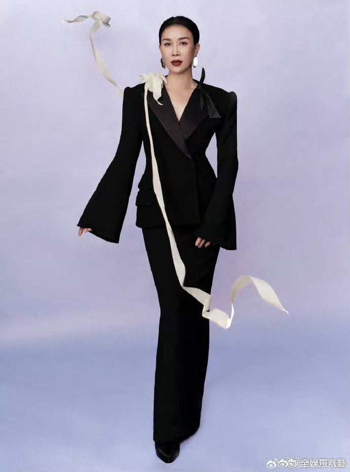 那英直播一紧张就跑厕所练声声鸣远扬那英[超话]那英真的好真实，紧张到跑厕所练声太