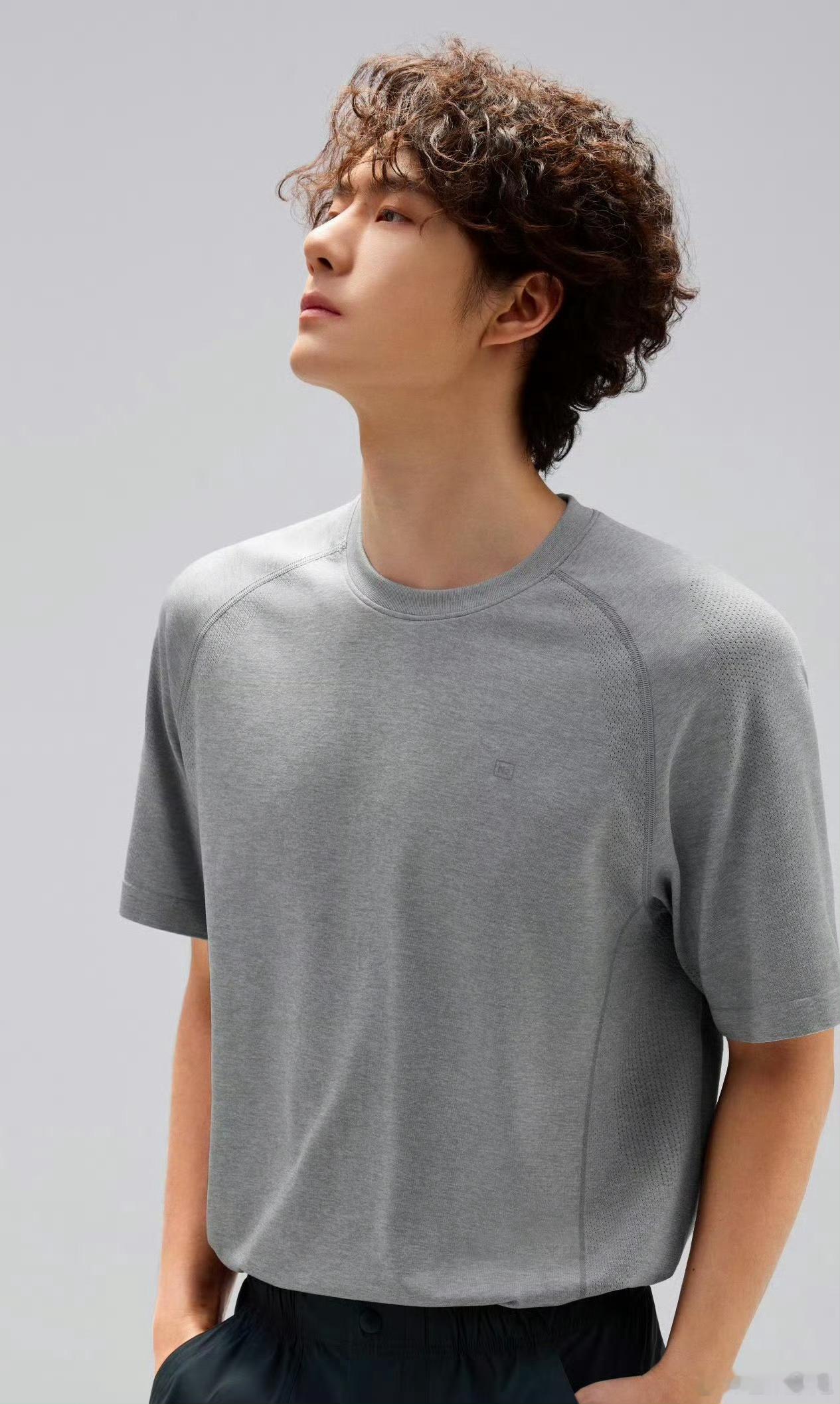 谁给王一博卷的头发王一博卷发了慵懒感拿捏了！ 