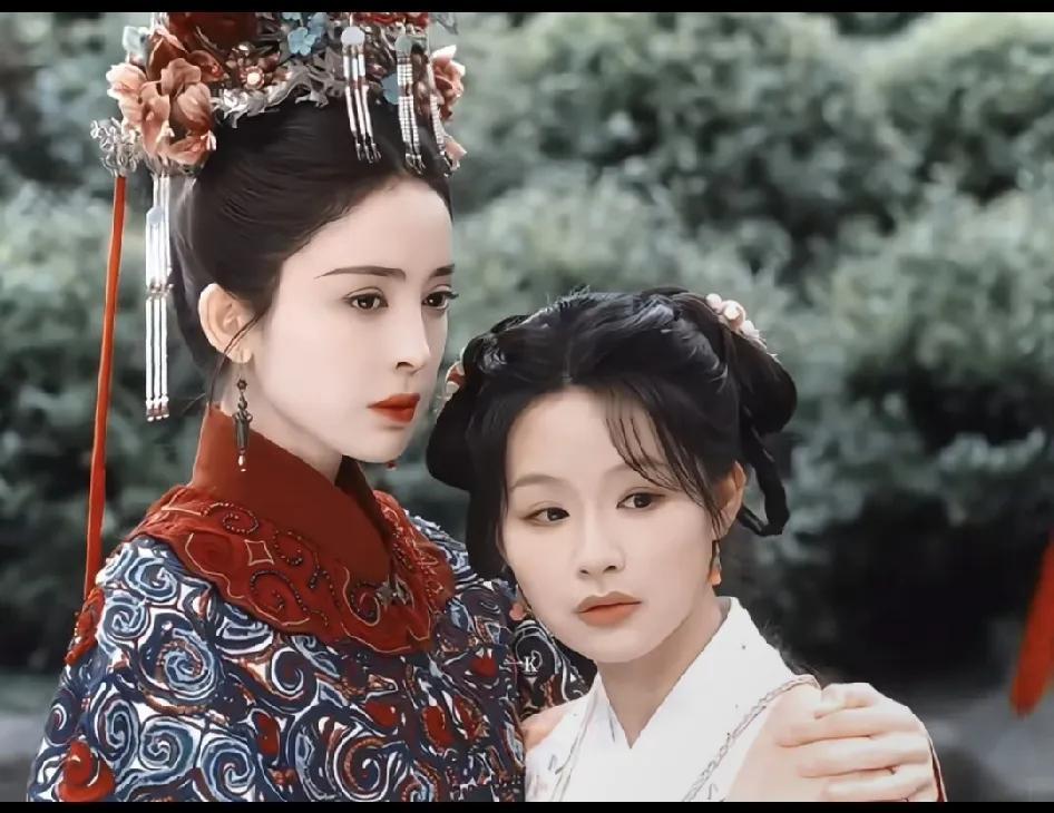 于正力挺的余茵，都说她像古力娜扎的丫鬟，还好于正给她的角色是演古力娜扎的妹妹，演