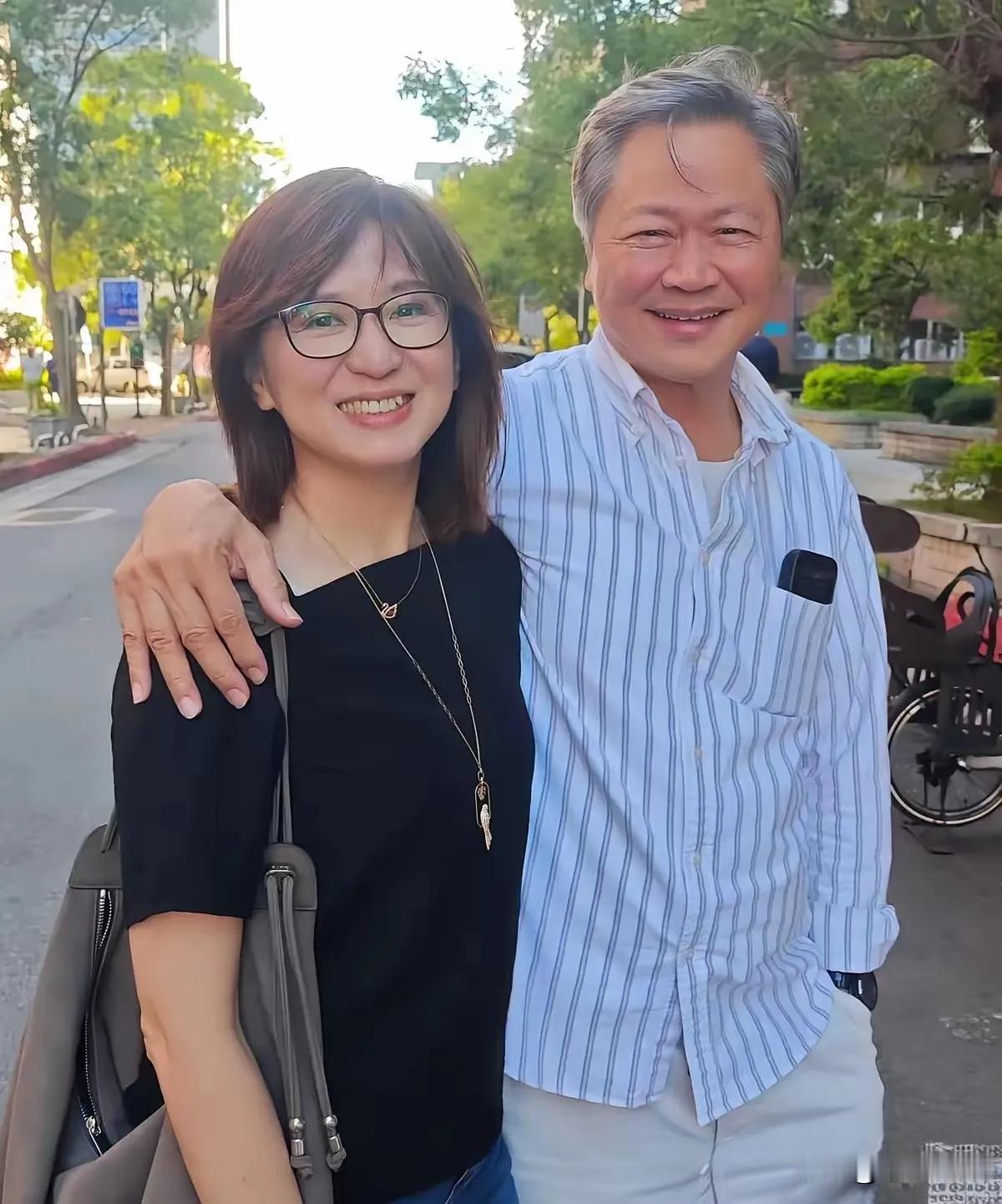 中天那个主播周玉琴，前几天不是被解雇了吗。结果才过了四天，她就在网上晒了张自己的