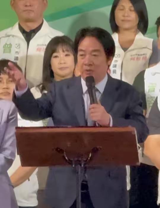 赖清德8月5日在民进党中常会上红着眼圈说：“大家希望有一个安全的‘国家’，我身为
