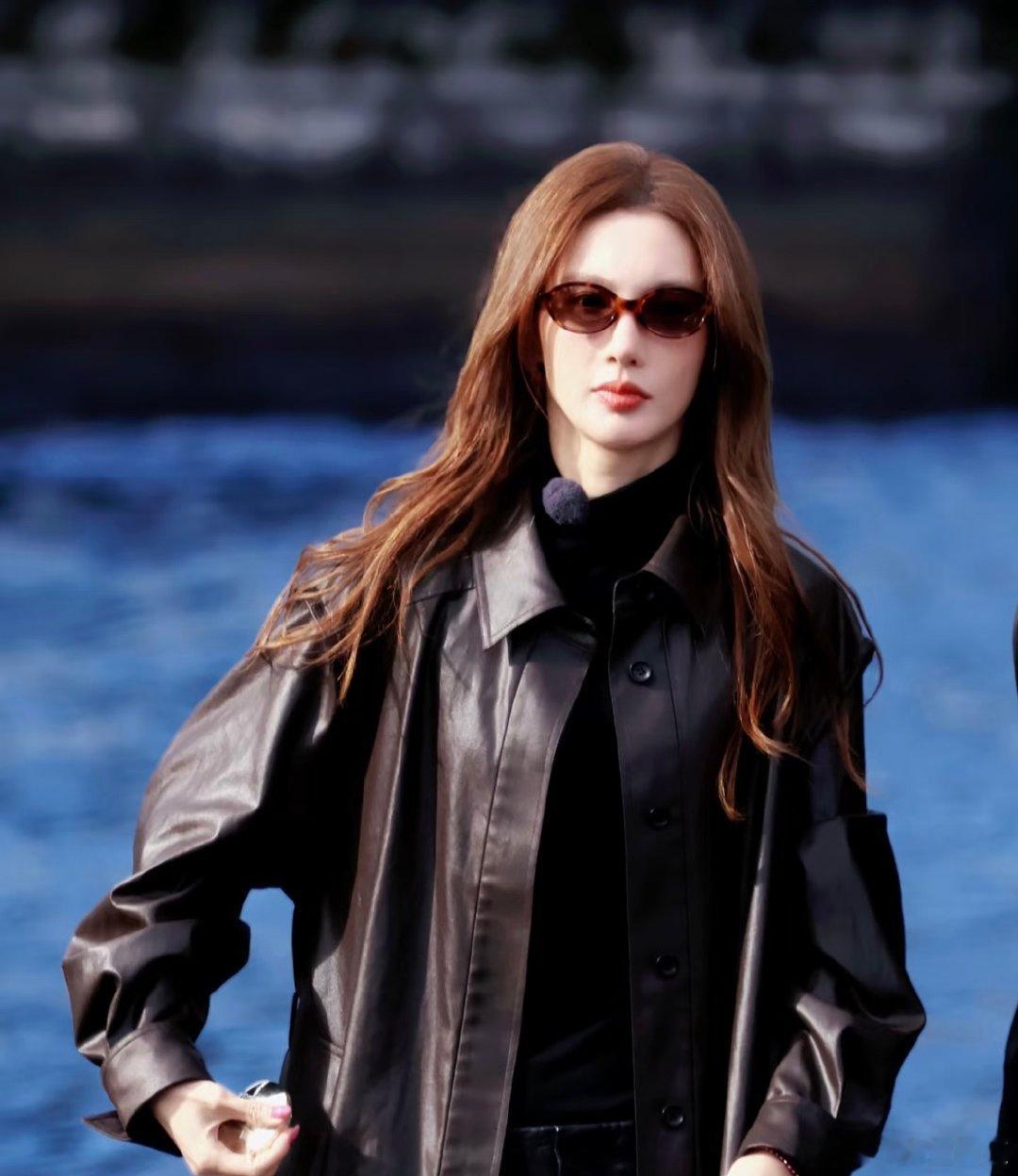 陈伟霆黄景瑜金晨王安宇 老钱家族黄景瑜这二哥往那一站，常年健身的身材加上皮衣，不