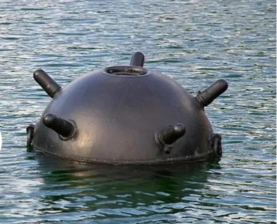 俄军担心乌军登录克里米亚半岛？
 
可能有人会说，克里米亚不是被俄军占了挺久了吗