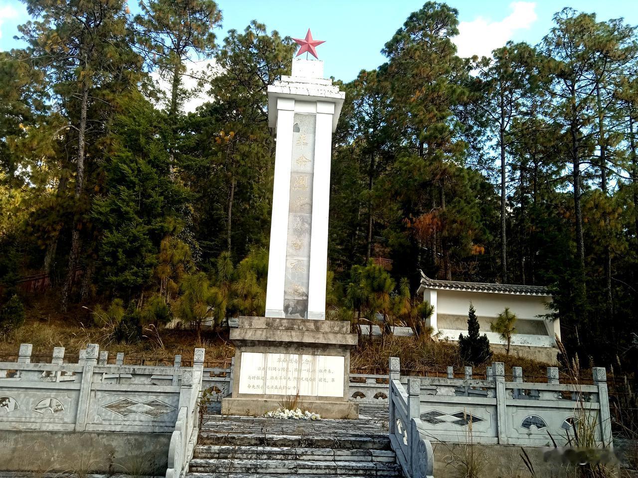 5O年代，土匪逃蹿到富良棚，在富良棚小学原址，和剿匪部队顽抗。坚决消灭残匪，来自