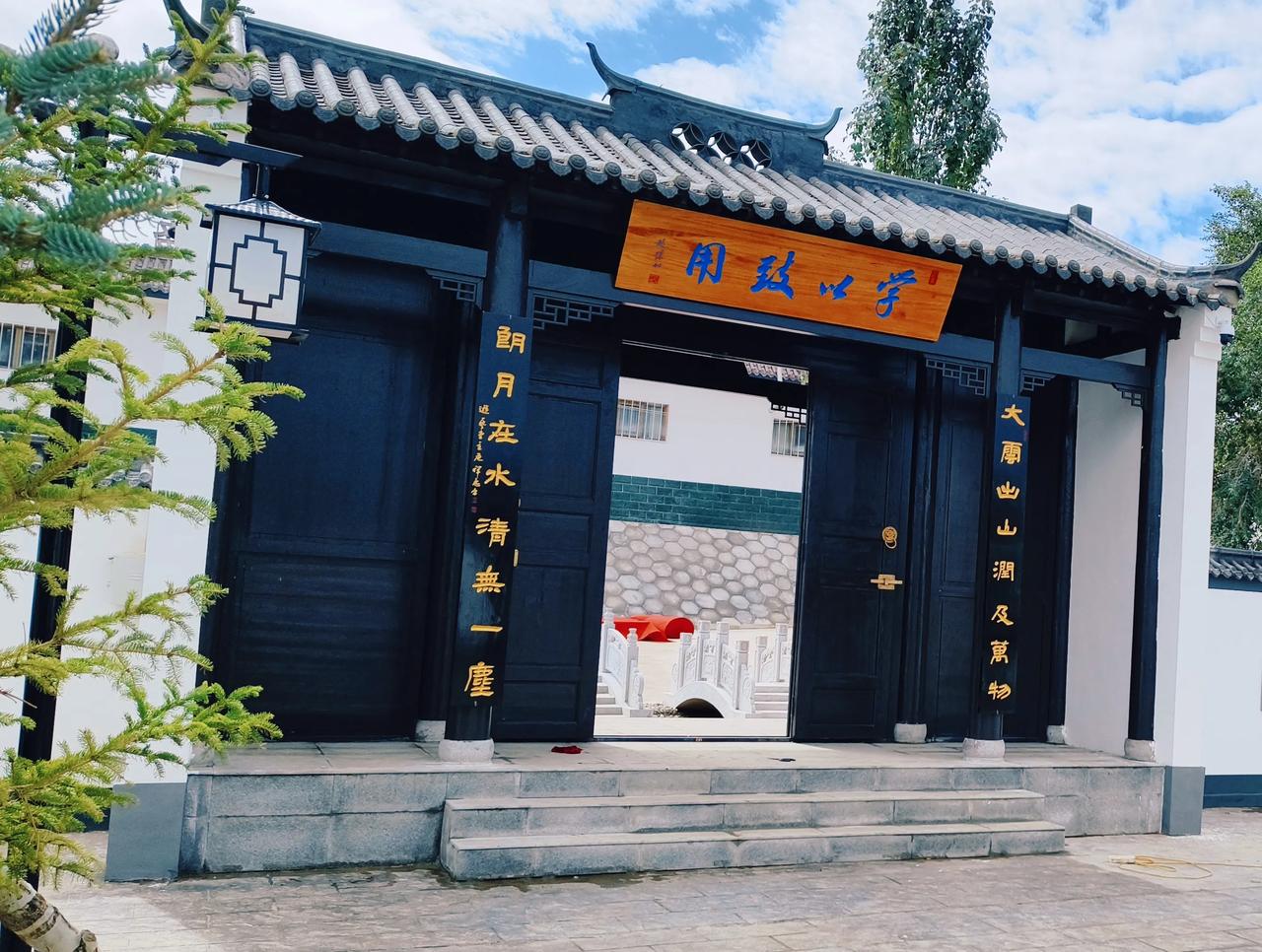 #来展示下你的书法作品吧##楹联书法赏析# 承蒙甘肃张老师厚爱，这二幅楹联作品为